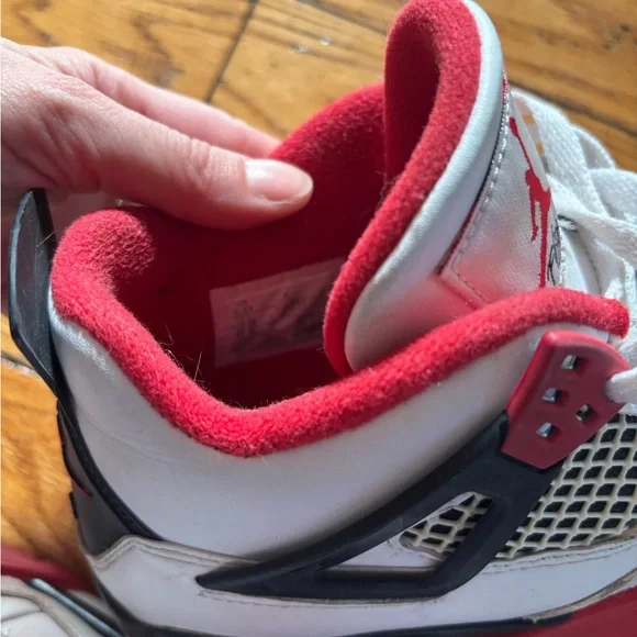 Jordan 4 - Picture 6 of 7